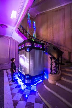 Turbulent lors de l'inauguration de l'Institut Culturel de Google à Paris les 10 et 11 décembre 2013Un vortex holographique monumental.